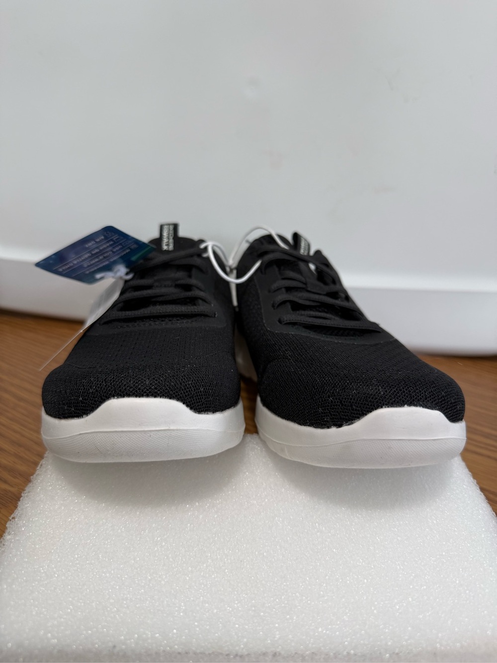 NIB Skechers GOGA Max Go Walk Joy Washable Performance Shoes Black w White Soles - Picture 6 of 13